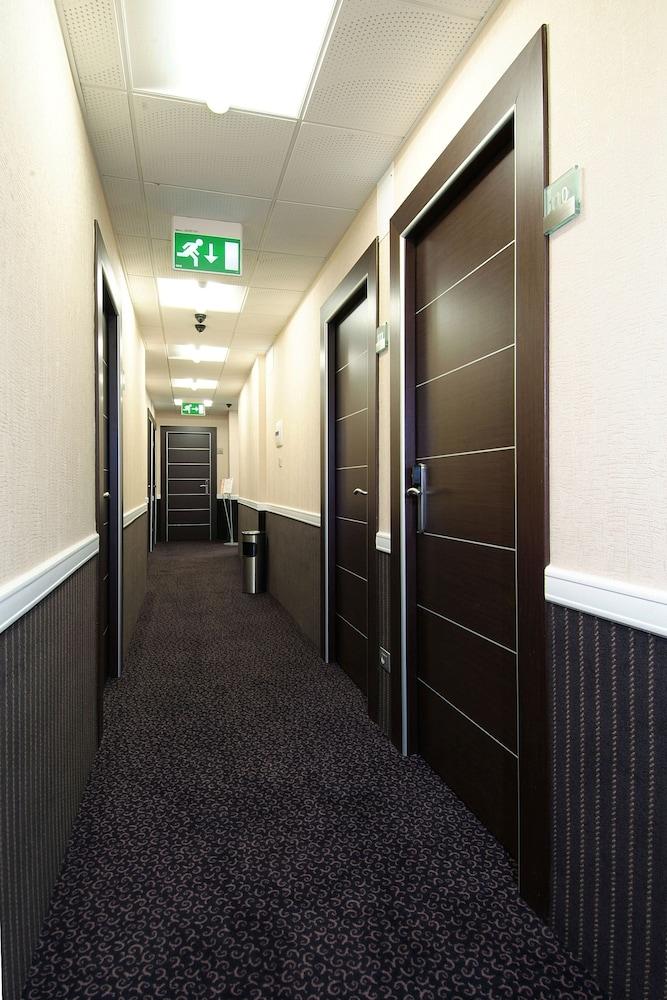 Eh Suites Rome Airport Euro House Hotels فيوميتشينو المظهر الداخلي الصورة