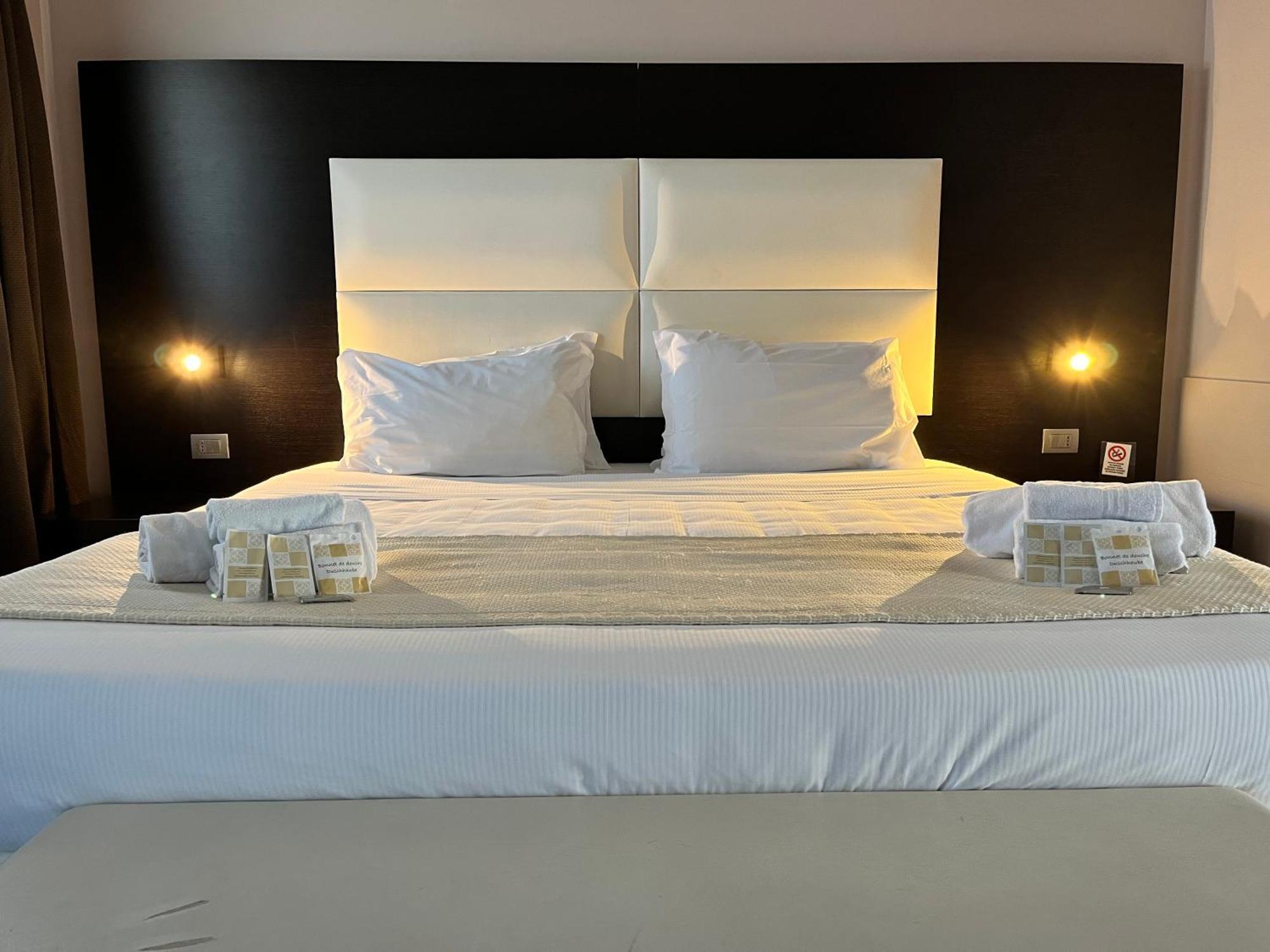Eh Suites Rome Airport Euro House Hotels فيوميتشينو المظهر الخارجي الصورة