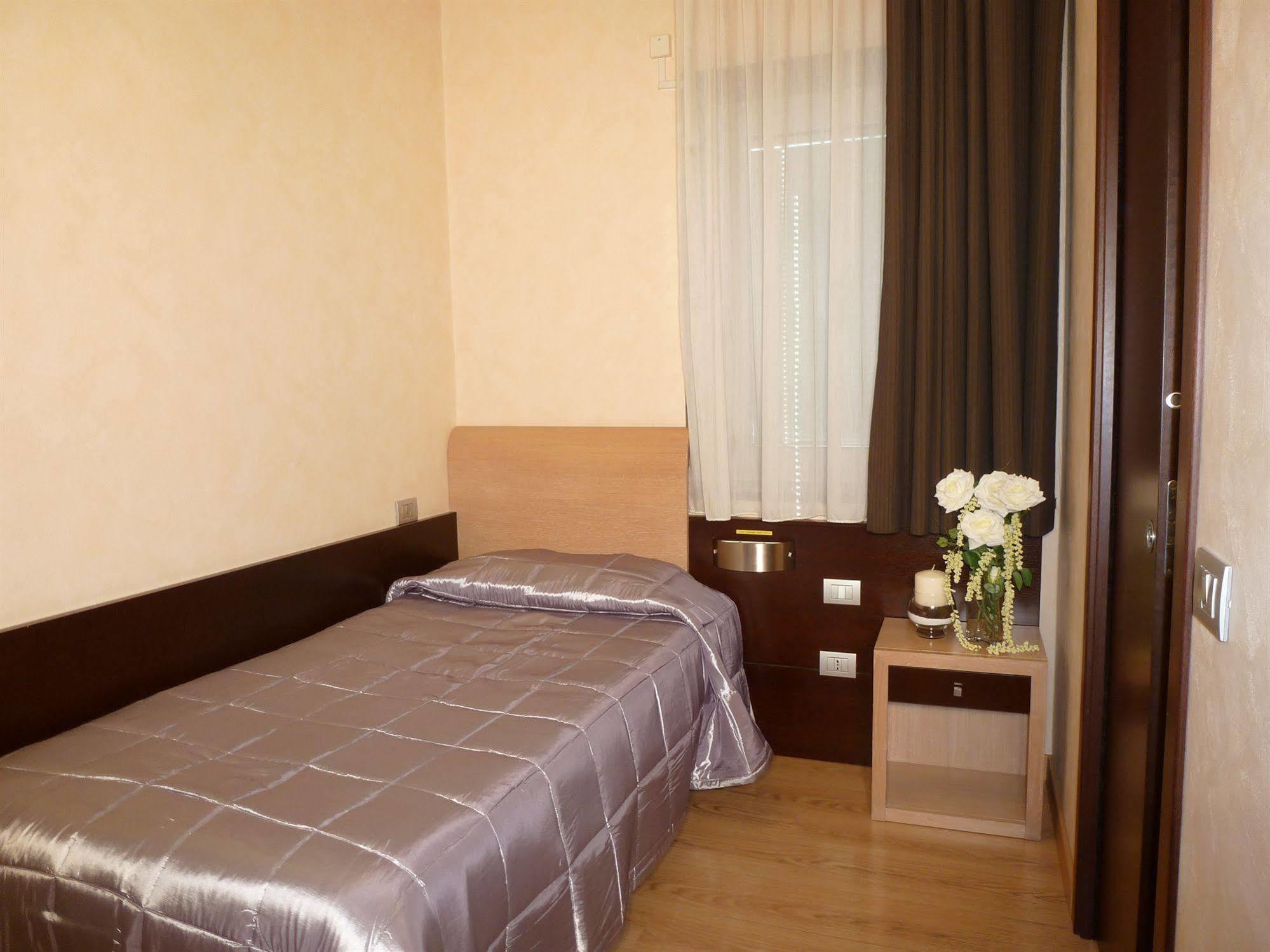 Eh Suites Rome Airport Euro House Hotels فيوميتشينو المظهر الخارجي الصورة